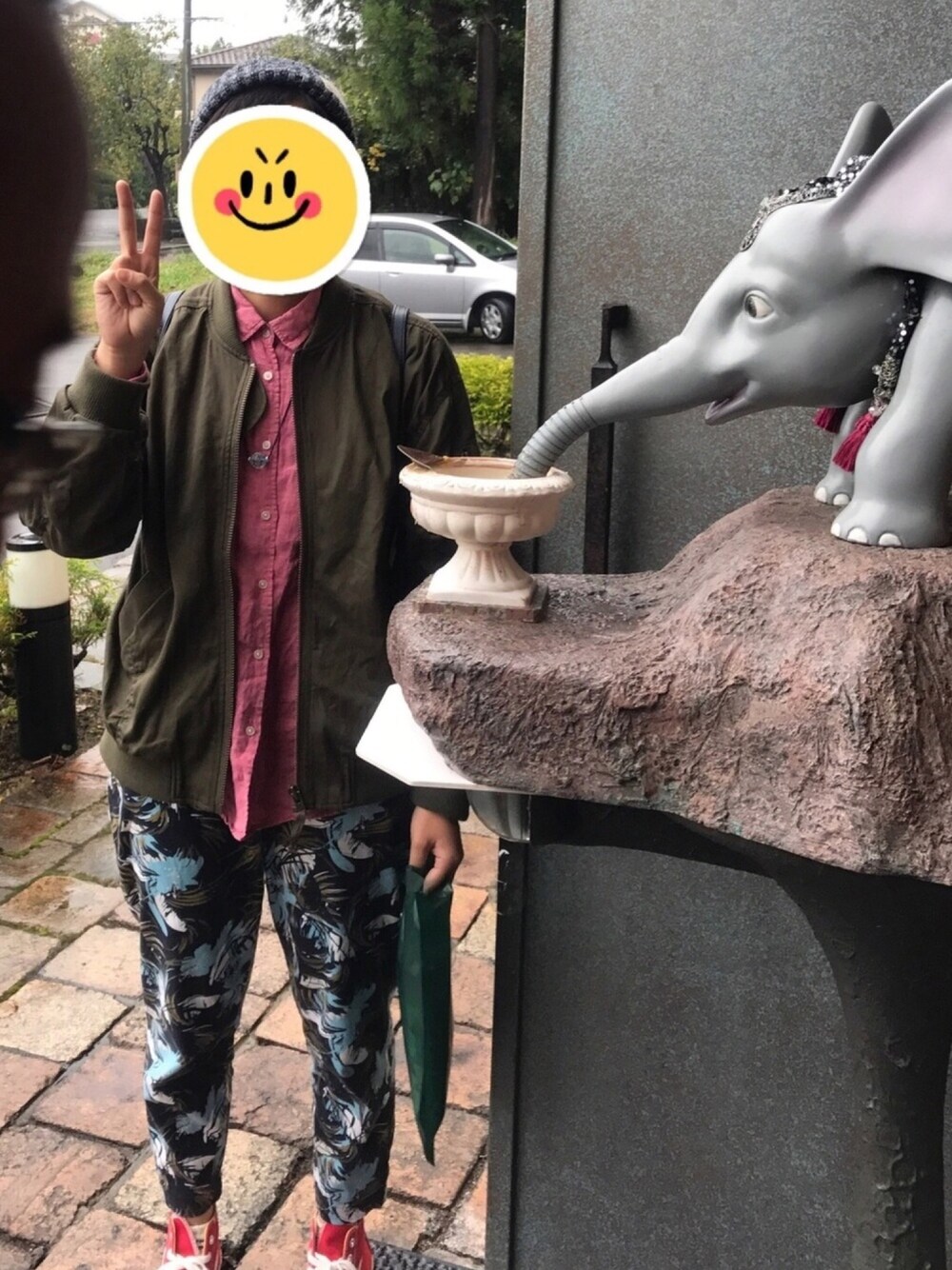 「ブルゾン、ミリタリー、秋、シャツスタイル、ニット帽、スニーカー」｜「studio CLIPのアイテム（パンツ、ブルー系）」を使った、けろっぴさん（レディース・163cm）の秋コーディネートの1枚目の写真