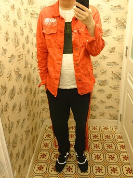 「PULL&BEAR（プルアンドベア）のアイテム（デニムジャケット）」を使った、Dasabala Limさん（メンズ・185cm）の冬コーディネート