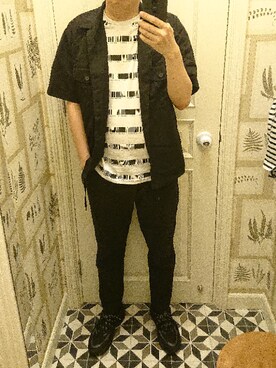 「COS（コス）のアイテム（スラックス）」を使った、Dasabala Limさん（メンズ・185cm）の秋コーディネート