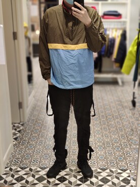 「JW Anderson（ジェイダブリューアンダーソン）のアイテム（スウェット）」を使った、Dasabala Limさん（メンズ・185cm）の秋コーディネート