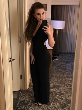 「Lulus（-）のアイテム（オールインワン・サロペット）」を使った、Annie’s Lookbookさん（レディース・168cm）の冬コーディネート