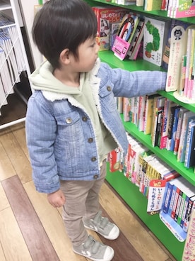 「petit main（プティマイン）のアイテム（デニムジャケット）」を使った、Hさんさん（キッズ・100cm）の冬コーディネート