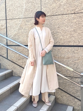 「Samansa Mos2 blue（サマンサモスモスブルー）のアイテム（シャツワンピース）」を使った、アカリと柚子さん（レディース・165cm）の春コーディネート