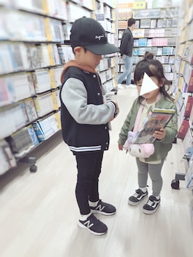 「UNIQLO（ユニクロ）のアイテム（スタジャン）」を使った、はるこは☻さん（キッズ・100cm）の冬コーディネート