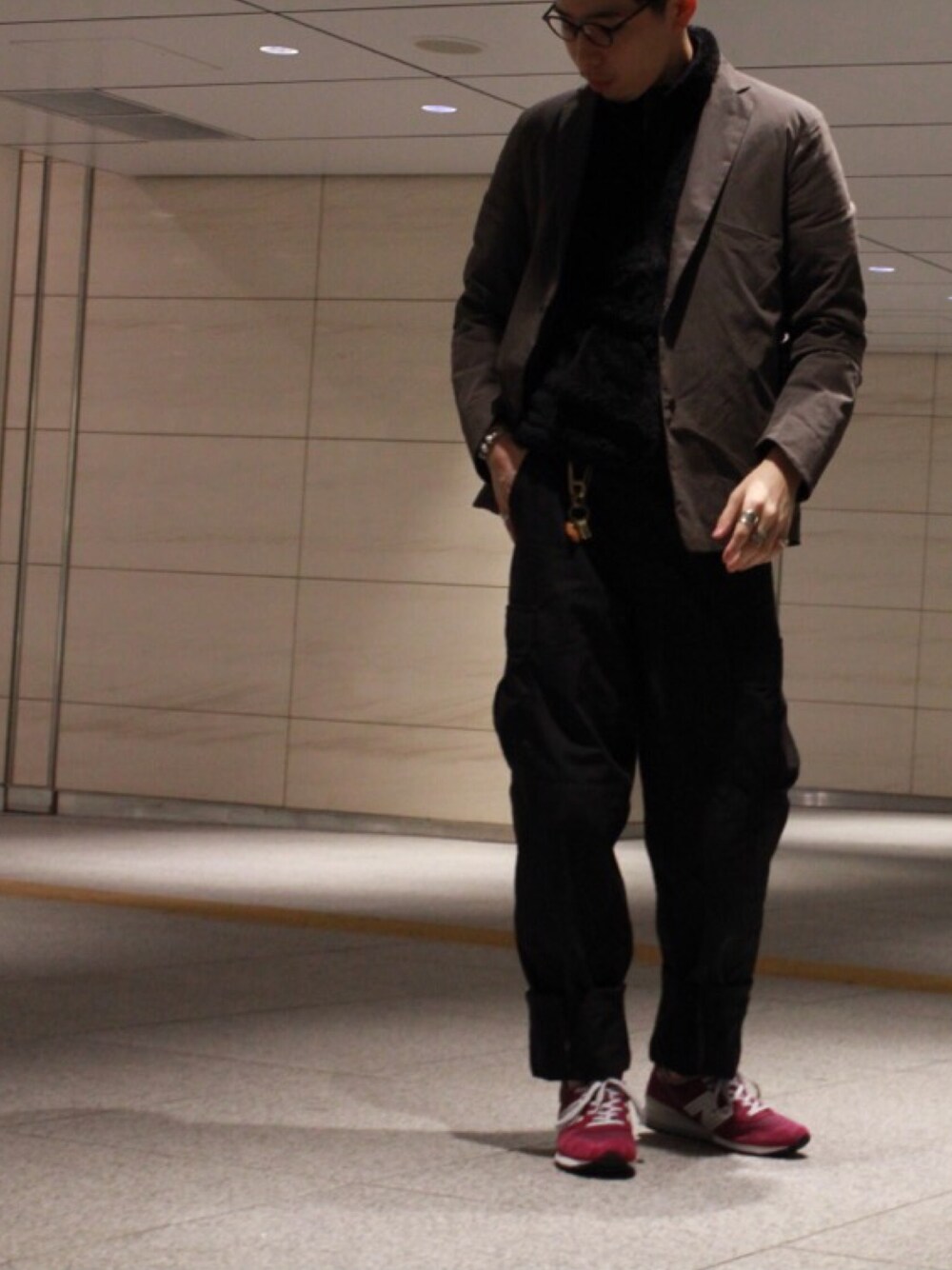 「worknotwork、アーバンリサーチ、オトナカジュアル、New Balance、秋のコーデ」｜「ChampionのChampion×WORK NOT WORK  シェルパフリーストラックジャケット（その他アウター、ブラック系）」を使った、Makiyaさん（メンズ・175cm）の秋コーディネートの1枚目の写真