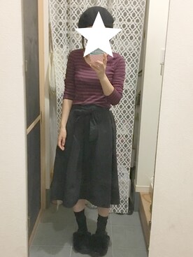 「GU（ジーユー）のアイテム（Tシャツ/カットソー、レッド系）」を使った、tomokoさん（レディース・164cm）の秋コーディネート