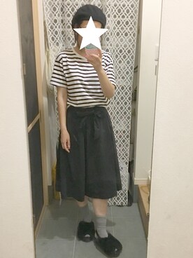 「GU（ジーユー）のアイテム（スカート、ブラック系）」を使った、tomokoさん（レディース・164cm）の秋コーディネート