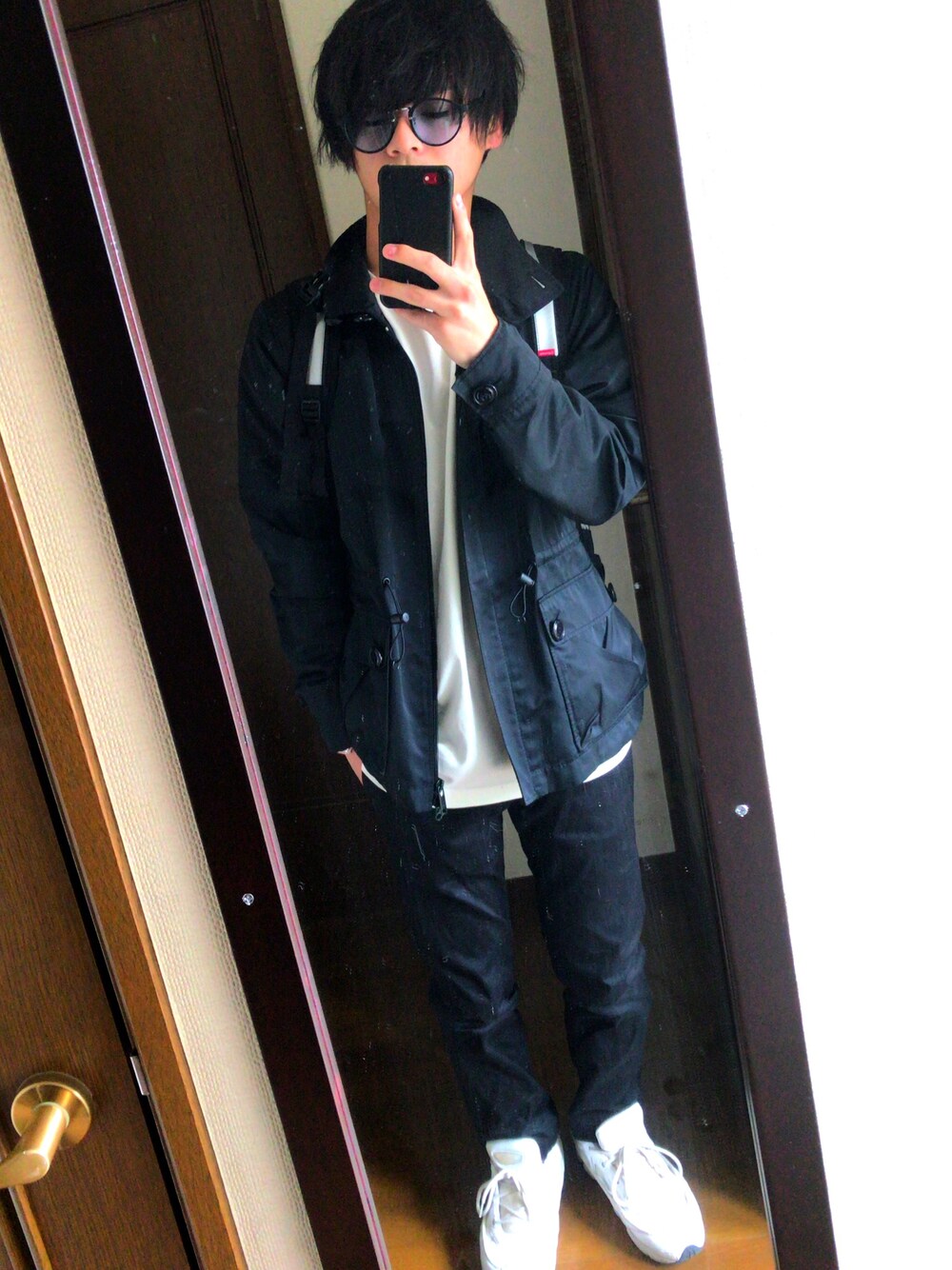 「春夏コーデ、Y-3、supreme、THE NORTH FACE、GU、シンプル、黒、シルバー、rafsimons×adidas、ozweego」｜「SENSE OF PLACE by URBAN RESEARCHのマットフレームボストンサングラス（サングラス、ブルー系）」を使った、106さん（メンズ・166cm）の春コーディネートの1枚目の写真