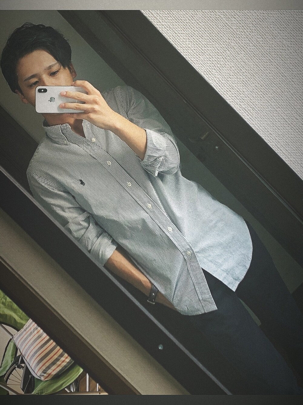 「ラルフローレン、シアサッカー、Ralph Lauren、大人シンプル、UNIQLO、ブレスレット、シンプルコーデ、低身長」｜「POLO RALPH LAURENのリラックスド ストライプド リネン シャツ（シャツ/ブラウス、ブラック系）」を使った、106さん（メンズ・166cm）の夏コーディネートの1枚目の写真
