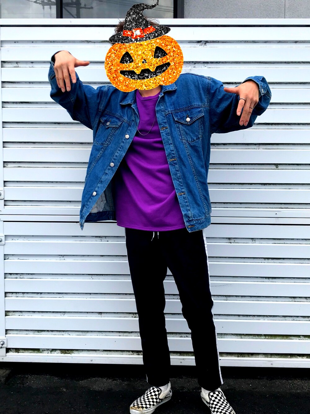 「wearhalloween2017」｜「VANSのVANS ヴァンズ SLIP ON スリッポン V98CLA BLACK/WHT/CHK（スリッポン、ブラック系）」を使った、ファルルさん（メンズ・173cm）の秋コーディネートの1枚目の写真