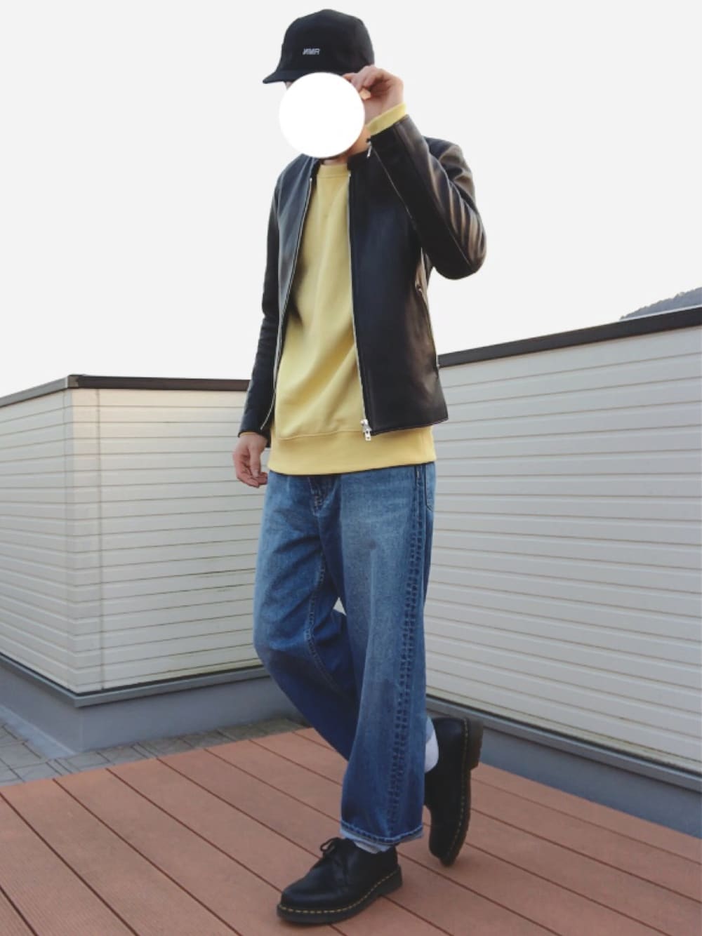 「休日スタイル、ライダース、ワイドパンツ、ドクターマーチン、イエロー、キャップ、GU、LIDnM、はるコーデ、いいね、save、フォローお願いします🤑」｜「NUMERALSのNMRｼﾞｪｯﾄCAP（キャップ、ブラック系）」を使った、ファルルさん（メンズ・173cm）の春コーディネートの1枚目の写真