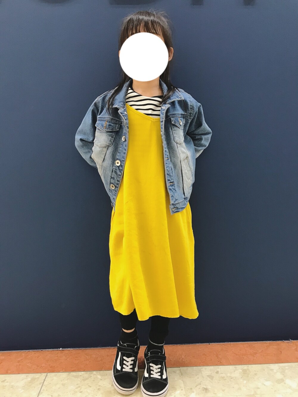 「春コーデ、Gジャン、ワンピース、イエロー、グローバルワーク(GLOBAL WORK)、ボーダー、キッズコーデ、子供服、ガールズ、いいね、save、フォローお願いします🤑」｜「GLOBAL WORKの【キッズ】ストレッチデニムジャケット/707938（デニムジャケット、ブルー系）」を使った、ファルルさん（キッズ・120cm）の春コーディネートの1枚目の写真
