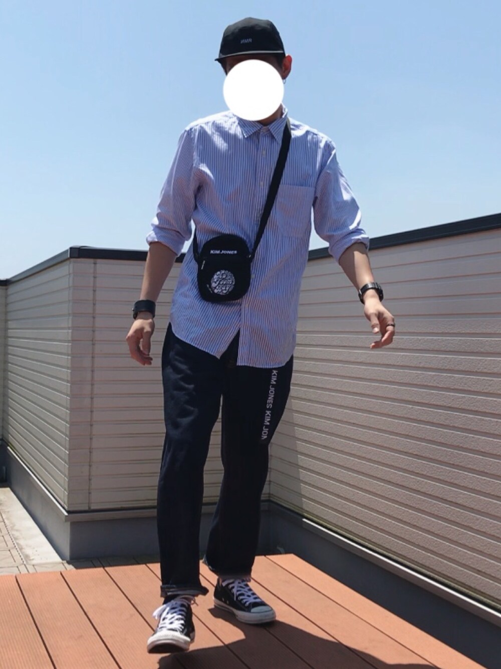 「シンプルコーデ、ストリート、GU、kimjones、ワイドパンツ、ワイドデニム、ジェットキャップ、UNIQLO JW ANDERSON、ガチャベルト、いいね、save、フォローお願いします🤑」｜「NUMERALSのNMRｼﾞｪｯﾄCAP（キャップ、ブラック系）」を使った、ファルルさん（メンズ・173cm）の春コーディネートの1枚目の写真