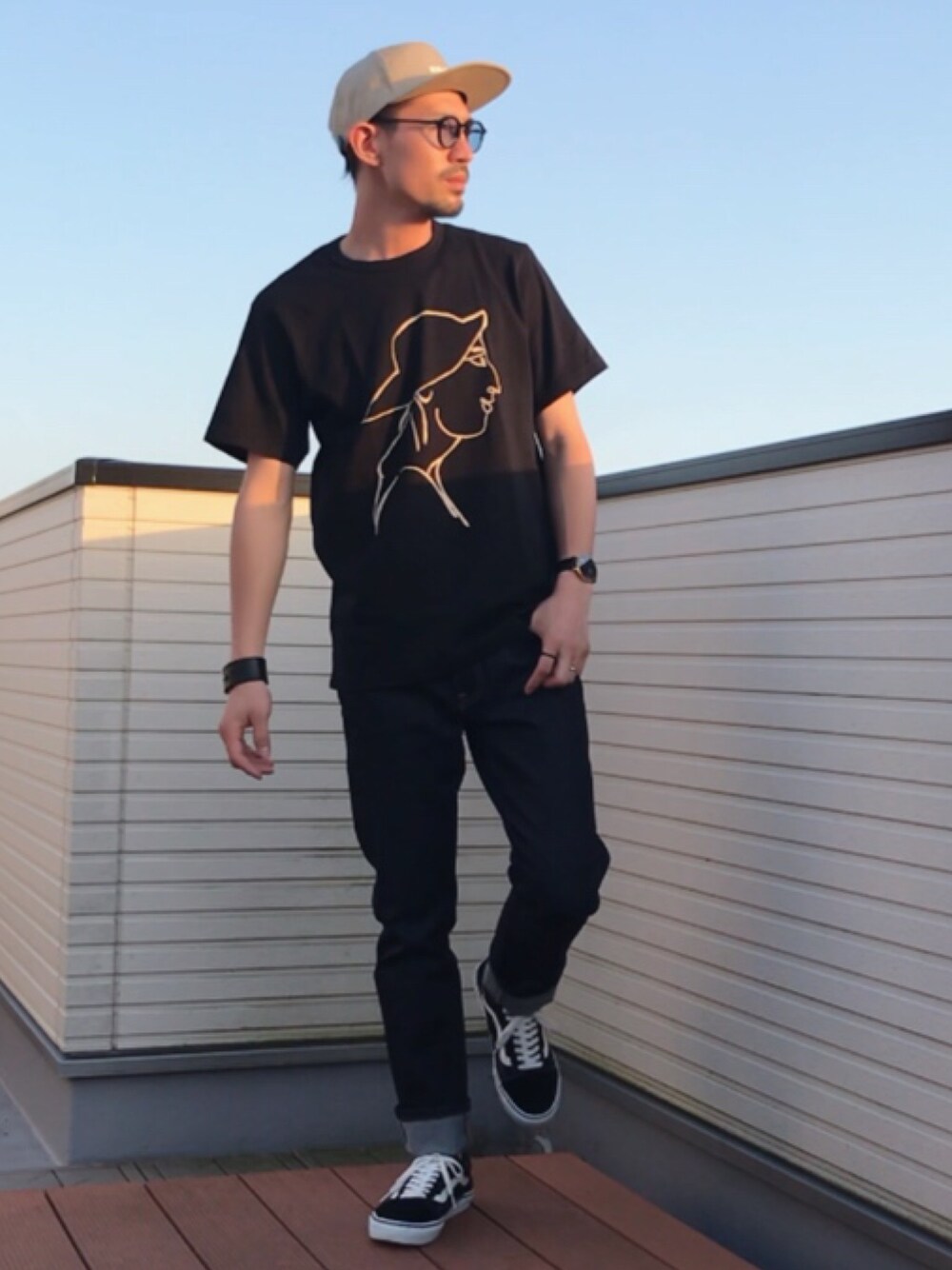 「キャップ、ジェットキャップ、プリントT、UNIQLO、UNIQLO JW ANDERSON、デニムパンツ、オールドスクール、GU、kimjones、いいね、save、フォローお願いします🤑」｜「GUのアイテム（キャップ、ベージュ系）」を使った、ファルルさん（メンズ・173cm）の春コーディネートの1枚目の写真