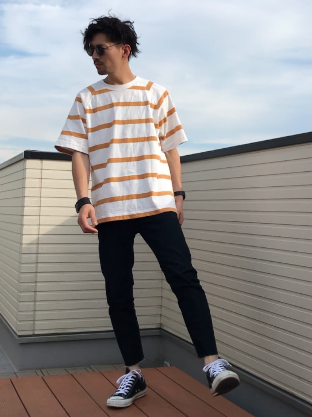 「UNIQLO U、ボーダーTシャツ、GU、スキニーデニム、アンクルパンツ、カットオフデニム、ALL STAR、パーマ、G-SHOCK、いいね、save、フォローお願いします🤑」｜「H&Mのアイテム（サングラス、ブラック系）」を使った、ファルルさん（メンズ・173cm）の夏コーディネートの1枚目の写真