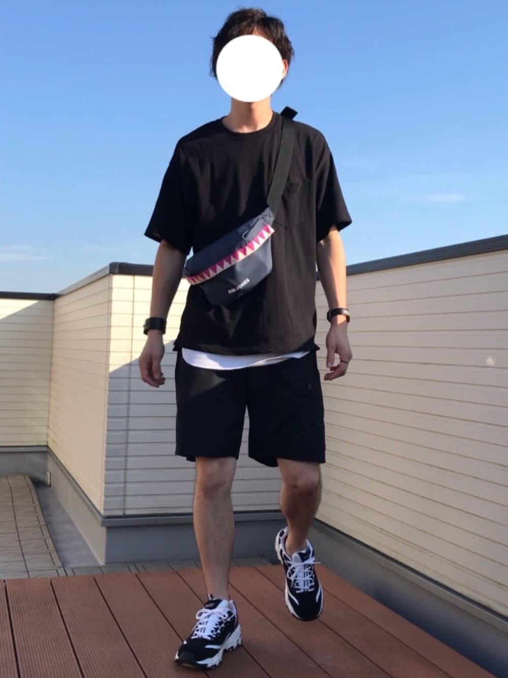 「ブラックコーデ、GU、Kim jones、ショートパンツ、ダッドスニーカー、Skechers、ロングタンクトップ、ビッグシルエット、プチプラ、いいね、save、フォローお願いします🤑」｜「GUのアイテム（Tシャツ/カットソー、ブラック系）」を使った、ファルルさん（メンズ・173cm）の夏コーディネートの1枚目の写真