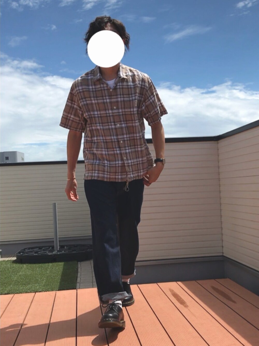 「GU、ワイドパンツ、ワイドデニム、チェックシャツ、オープンカラーシャツ、プチプラ、プチプラコーデ、Daniel Wellington、ビッグシルエット、いいね、save、フォローお願いします🤑」｜「GUのアイテム（シャツ/ブラウス、ベージュ系）」を使った、ファルルさん（メンズ・173cm）の夏コーディネートの1枚目の写真