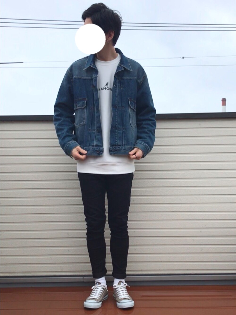 「デニムジャケット、Gジャン、KANGOL、スウェット、スキニー、黒スキニー、ALL STAR、脱色コンバース、プチプラ、いいね、save、フォローお願いします🤑」｜「GUのアイテム（デニムジャケット、ブルー系）」を使った、ファルルさん（メンズ・173cm）の春コーディネートの1枚目の写真