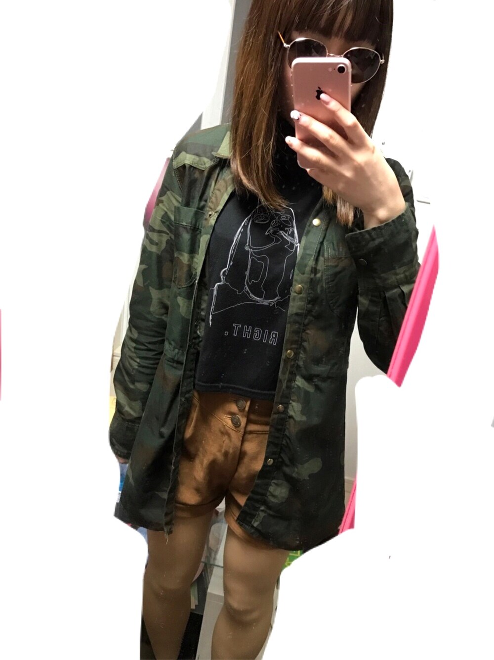 「カモフラ、オトナカジュアル、ハイウエスト、ショート丈トップス」｜「no brandのバックプリント入り（ミリタリージャケット、グリーン系）」を使った、chunさん（レディース・160cm）の春コーディネートの1枚目の写真