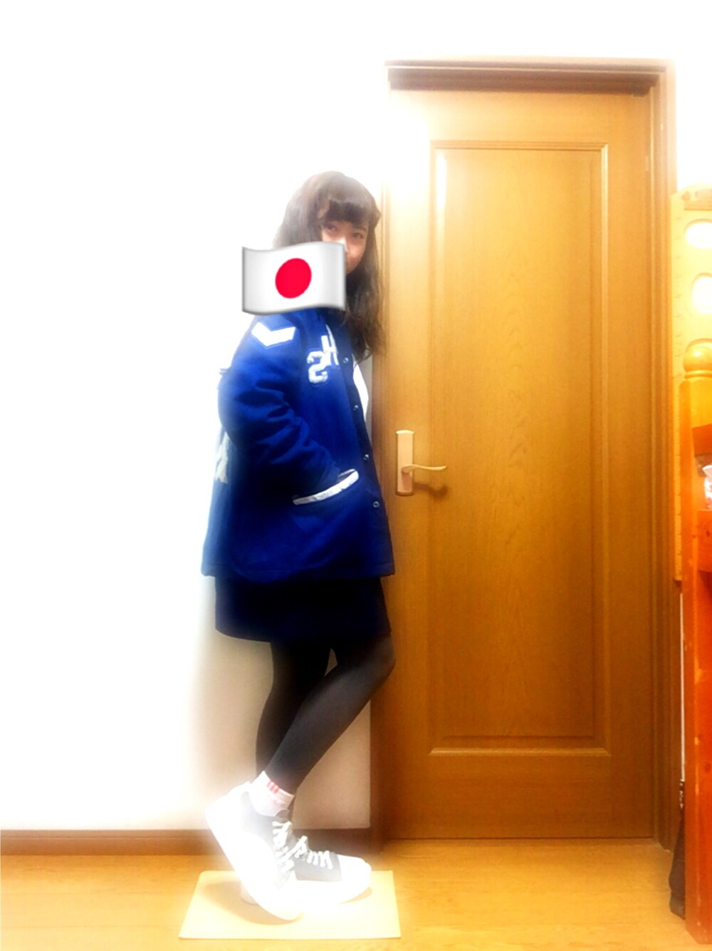 「ootd、古着、Tokyo bopper、厚底シューズ、スニーカー、casual、ビックシルエット」｜「古着屋さんのアイテム（トップス、ホワイト系）」を使った、佳澄さん（レディース・161cm）の冬コーディネートの1枚目の写真