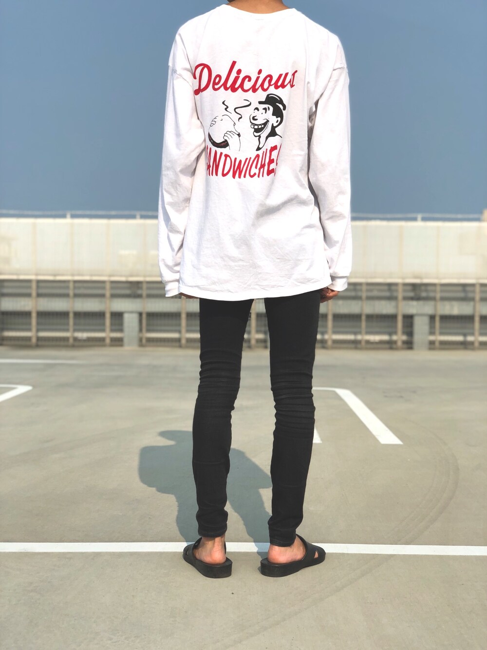 「シンプルコーデ、サンダル、おしゃれさんと繋がりたい」｜「Uncut BoundのMARUNAKA highend (マルナカ　ハイエンド) MHL 18660 ユニセックスサンダル（サンダル、ブラック系）」を使った、にしゅーさん（メンズ・175cm）の夏コーディネートの1枚目の写真