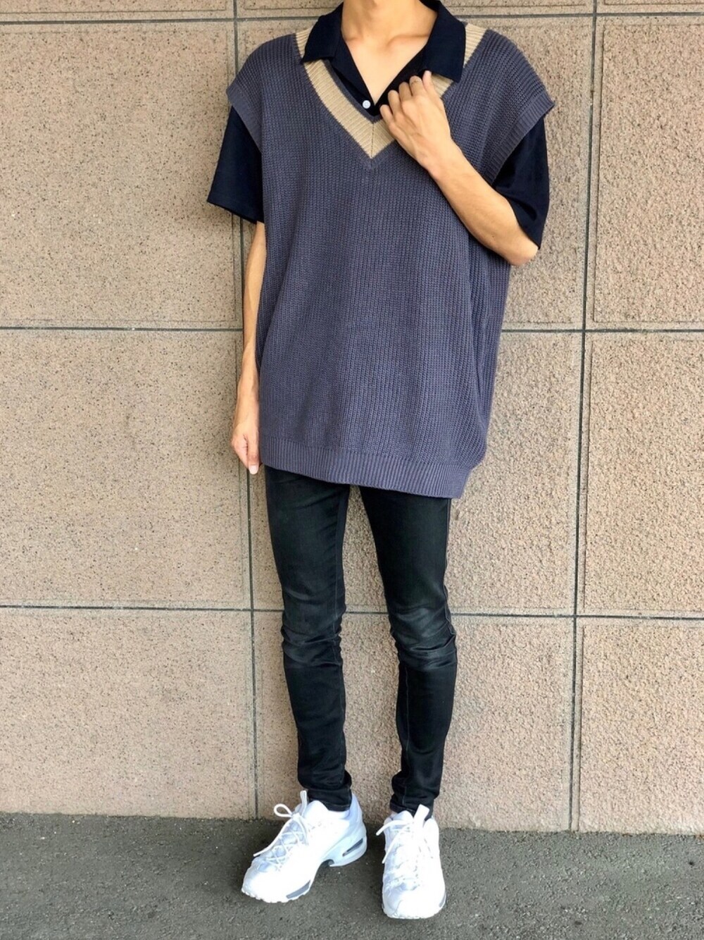 「シンプル、シンプルコーデ、ニットベスト、シャツ、韓国ファッション、キレイめ、おしゃれさんと繋がりたい」｜「BARK MANHATTANの麻レーヨン オープンカラー 半袖 リネンシャツ（シャツ/ブラウス、ブルー系）」を使った、にしゅーさん（メンズ・176cm）の夏コーディネートの1枚目の写真