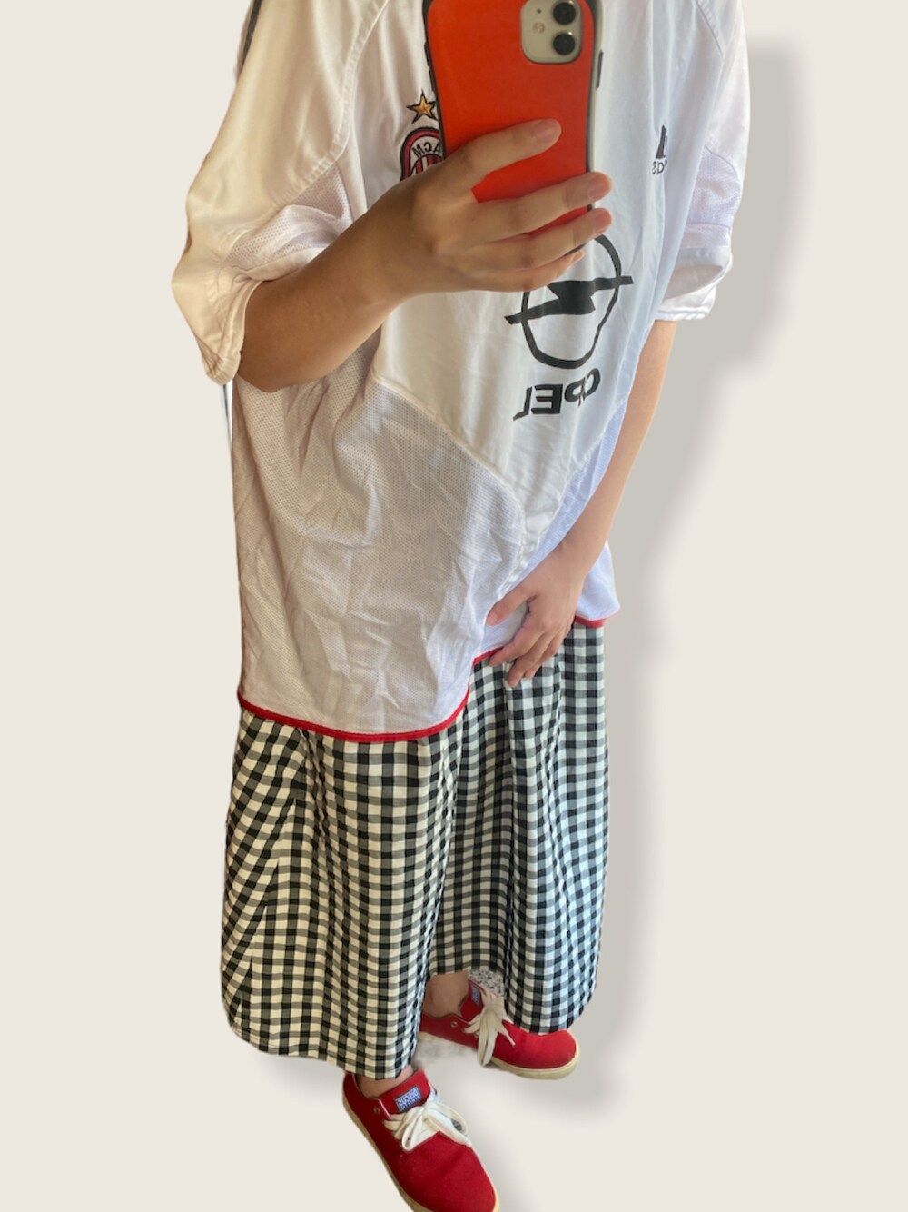 「春夏コーデ、プチプラ、古着女子、used、Instagramやってます、破格コーデ」｜「adidasのアイテム（その他トップス、ホワイト系）」を使った、beeeeko0119さん（レディース・162cm）の夏コーディネートの1枚目の写真