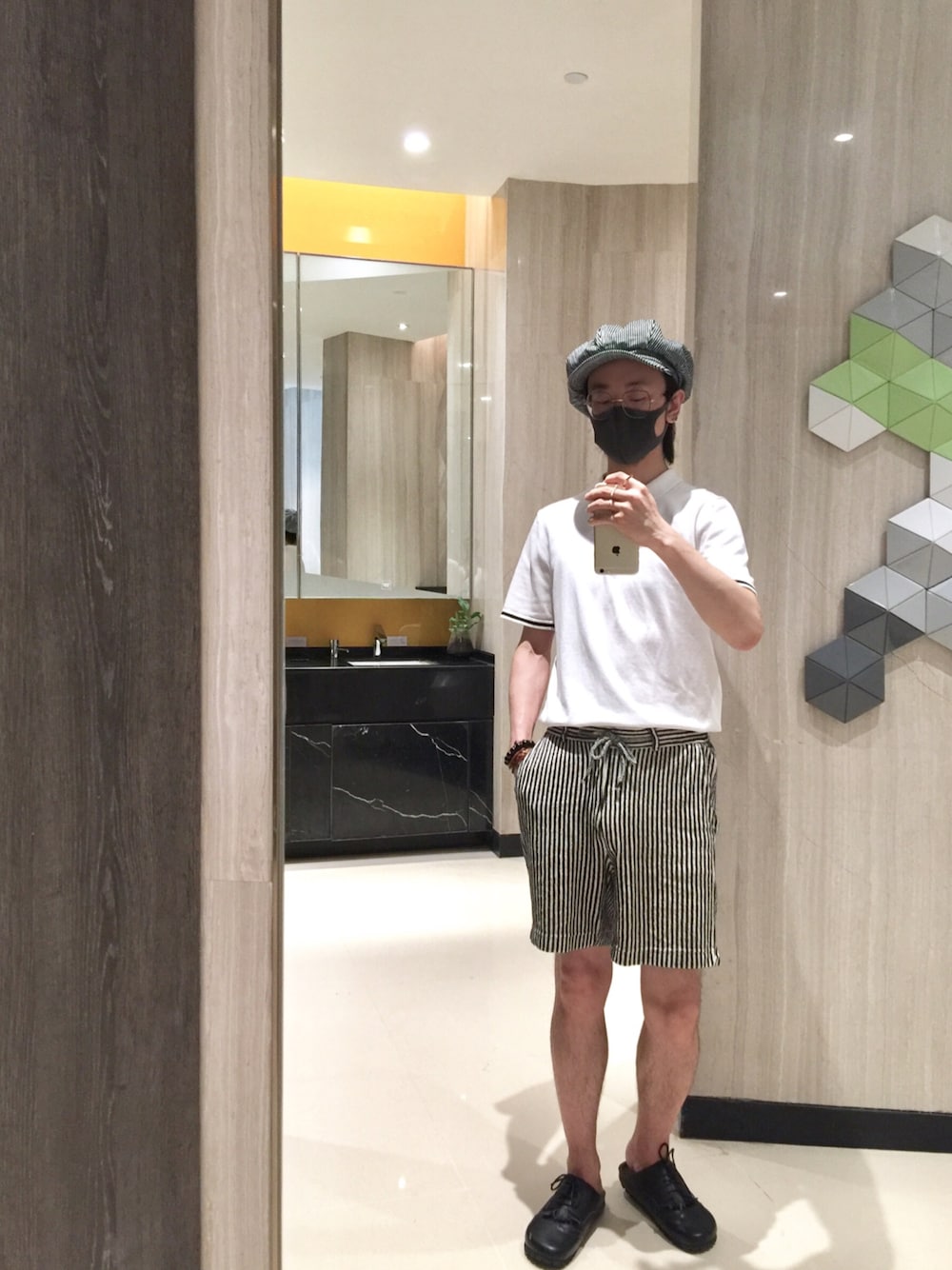 「ootd、夏、复古、日系极简、ZARA」｜「ZARA MANのアイテム（カーゴパンツ、ブラック系）」を使った、犀牛さん（メンズ・175cm）の夏コーディネートの1枚目の写真