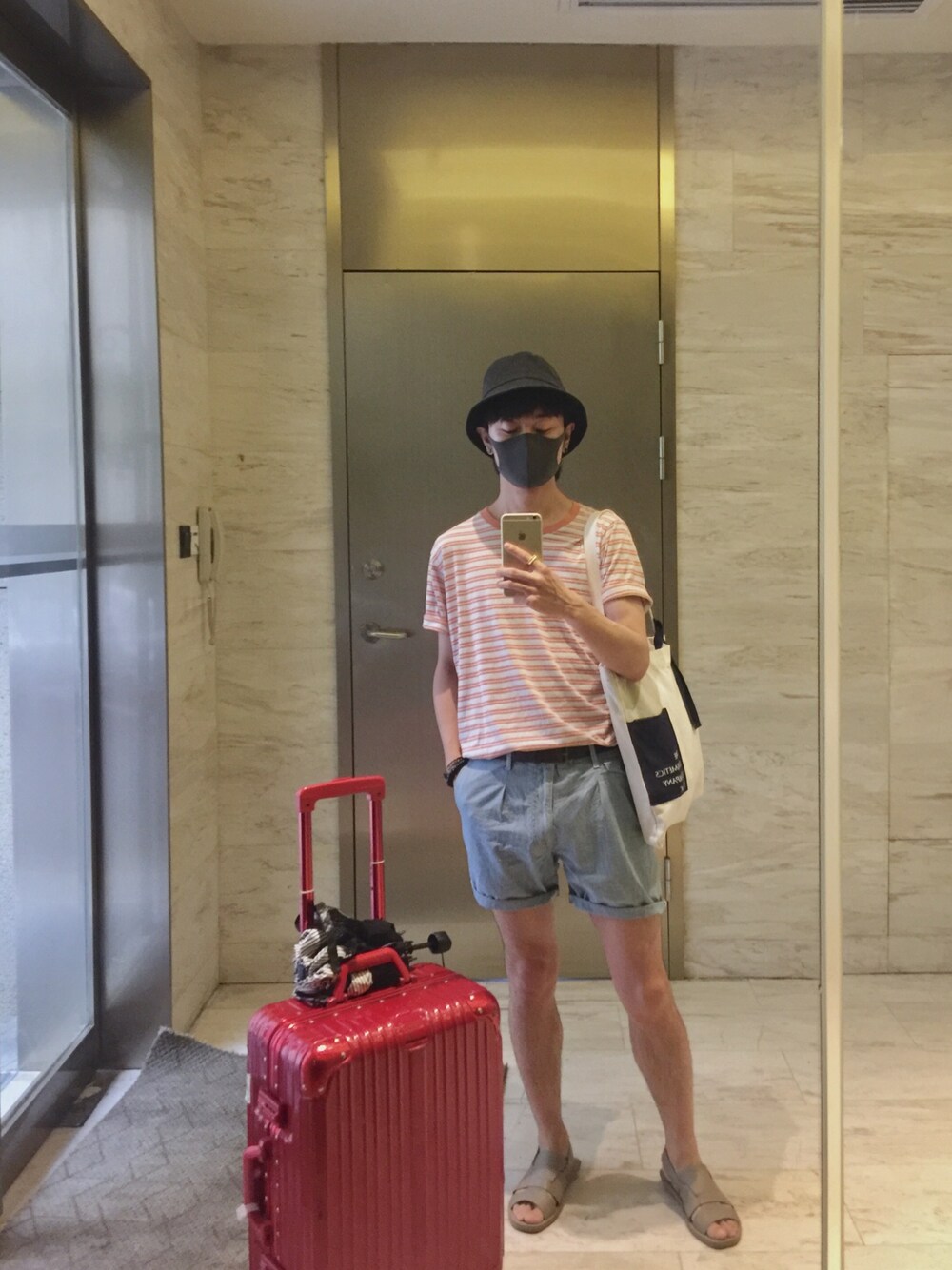 「ootd、夏、休闲、日系极简、基础款、渔夫帽、UNIQLO」｜「UNIQLOのアイテム（Tシャツ/カットソー、オレンジ系）」を使った、犀牛さん（メンズ・175cm）の夏コーディネートの1枚目の写真