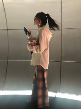 「Simon Miller（サイモン・ミラー）のアイテム（パンツ）」を使った、わたなべ麻衣さん（レディース・160cm）の春コーディネート
