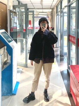 「大学生コーデ」｜「アイテム（PC・スマホグッズ/家電）」を使った、Lon さん（レディース・164cm）の秋コーディネート