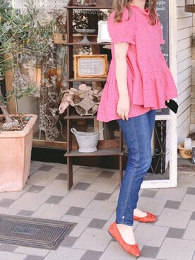 「カフェ」｜「アイテム（チュニック）」を使った、かなぴさん（レディース・162cm）の春コーディネート