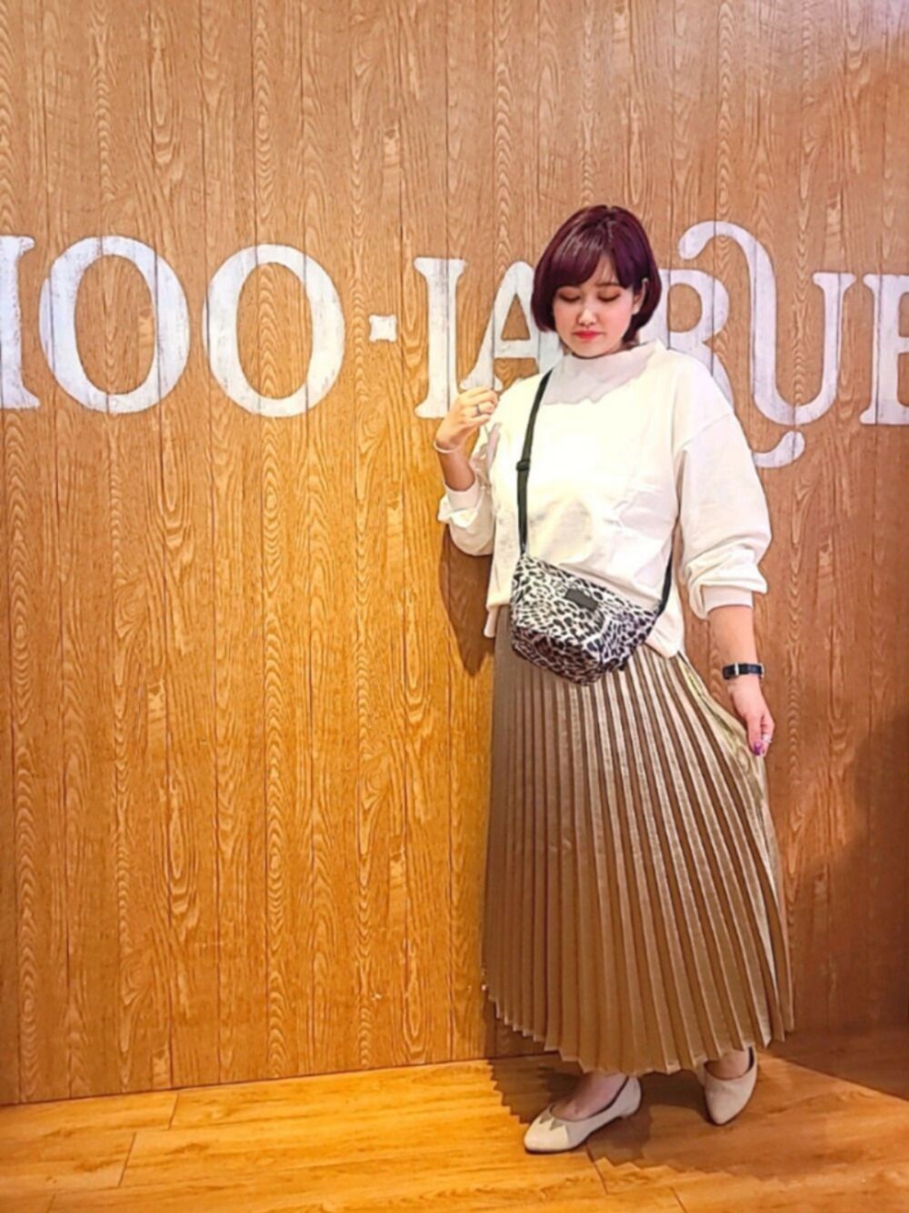 「USAコットン、ゴールドスカート、カジュアルスタイル、春のコーデ」｜「DRESKIPのキラキラプリーツスカート（スカート、ゴールド系）」を使った、reimamaさん（レディース・169cm）の冬コーディネートの1枚目の写真