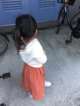 「22j_boutiqueのアイテム（パーカー、ホワイト系）」を使った、miiさん（キッズ・90cm）の春コーディネート