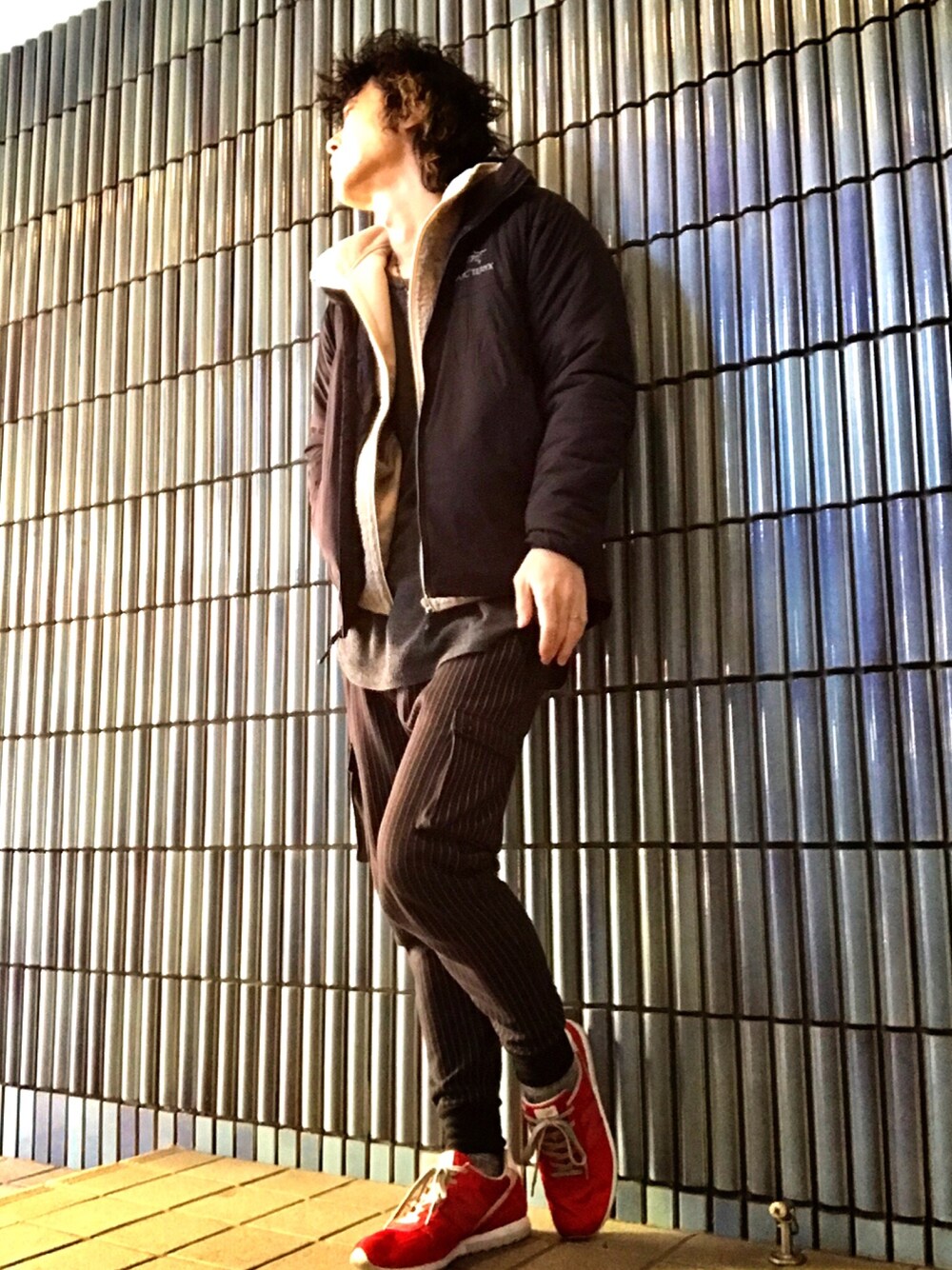 「アークテリクス、atom lt hoody、atom lt、防風ボアフリースパーカー、マウンテンパーカー、ボア、ボアジャケット、ZOZO公認ユーザー、ARC'TERYX、ユニクロ」｜「ARC'TERYXのアークテリクス / アトム LT フーディ MENS（ダウンジャケット/コート、ブラック系）」を使った、KEITA(ΦωΦ)さん（メンズ・181cm）の冬コーディネートの1枚目の写真