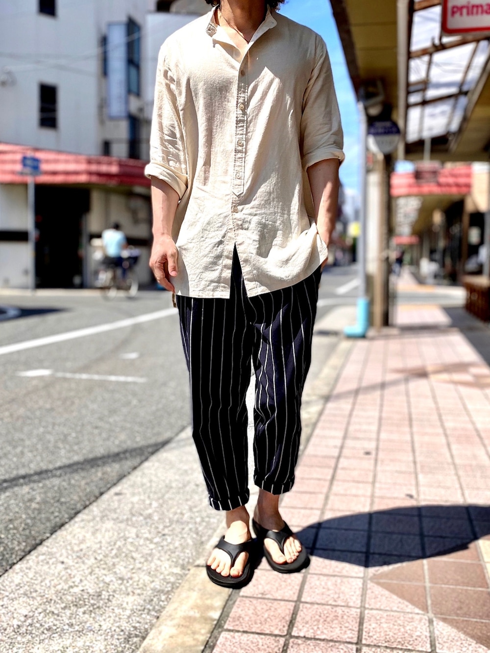 「シャツ好き集まれ、リネンシャツ、シェフパンツ、ストライプパンツ、ワイドパンツ、スタンドカラー、スタンドカラーシャツ、バンドカラー、バンドカラーシャツ、オーバーサイズ」｜「RAGEBLUEのリネン混ロングシャツ/876019（シャツ/ブラウス、ホワイト系）」を使った、KEITA(ΦωΦ)さん（メンズ・182cm）の夏コーディネートの1枚目の写真