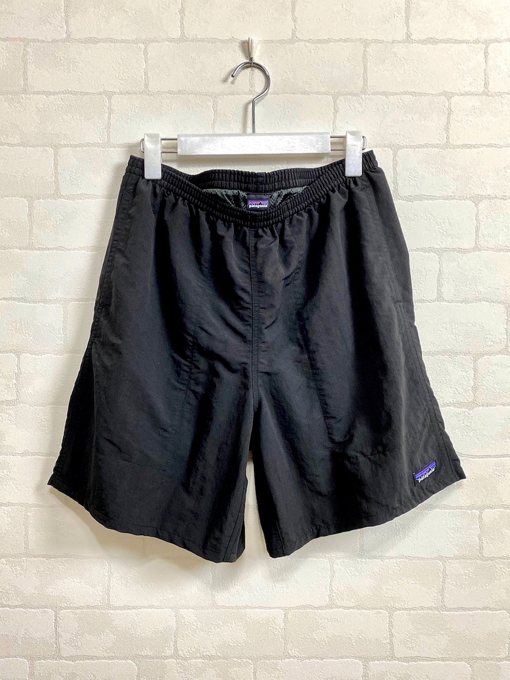 「バギーズショーツ、バギーズロング、ハーフパンツ、ショーツ、ショートパンツ、パタゴニア、patagonia、半ズボン、スイムショーツ、水着」｜「patagoniaのWEB限定 Patagonia/パタゴニア メンズ・バギーズ・ロング 7インチ（その他パンツ、ブラック系）」を使った、KEITA(ΦωΦ)さん（メンズ・182cm）の夏コーディネートの1枚目の写真