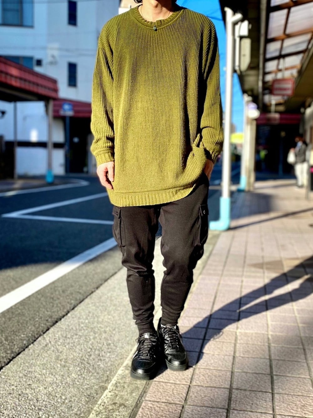 「オーバーサイズ、畦編み、オーバーサイズニット、サルエルパンツ、エアフォースワン、Revo.、MinoriTY、ビッグシルエット、ビッグニット、年末WEAR感謝祭」｜「Revo.の［ZOZO限定］Revo. ビッグシルエット 畦編み クルーネックニット（ニット/セーター、グリーン系）」を使った、KEITA(ΦωΦ)さん（メンズ・182cm）の冬コーディネートの1枚目の写真