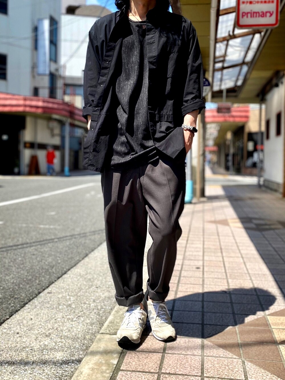 「第二回真っ黒でごめんな祭、JIGGYS SHOP、ジギーズショップ(JIGGYS SHOP)、オールブラック、黒コーデ、+J、plusj、プラスJ、UNIQLO U、ユニクロユー」｜「UNIQLOのスーピマコットン オーバーサイズシャツ(長袖)（シャツ/ブラウス、ブラック系）」を使った、KEITA(ΦωΦ)さん（メンズ・182cm）の夏コーディネートの1枚目の写真