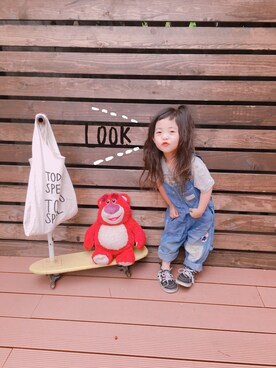「NEEDLE WORK（ニードルワーク）のアイテム（オールインワン・サロペット）」を使った、★m☺︎m☺︎★mini★t☺︎y★さん（キッズ・90cm）の秋コーディネート