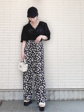 「花柄パンツ」｜「アイテム（キャップ）」を使った、Maiさん（レディース・157cm）の夏コーディネート