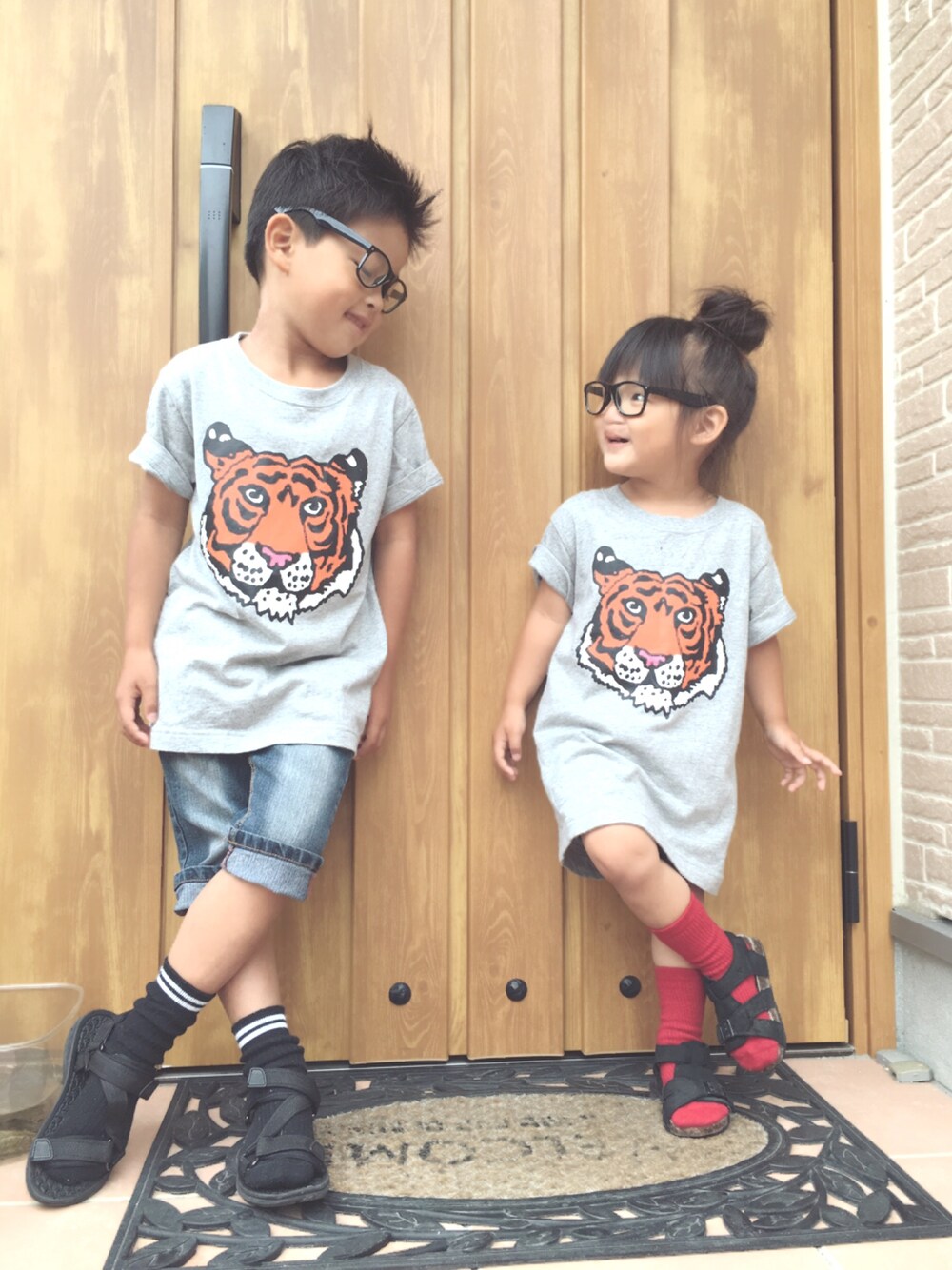 グレー系のTシャツ/カットソー、その他のその他、その他のその他を着用したキッズの夏コーディネートの1枚目の写真