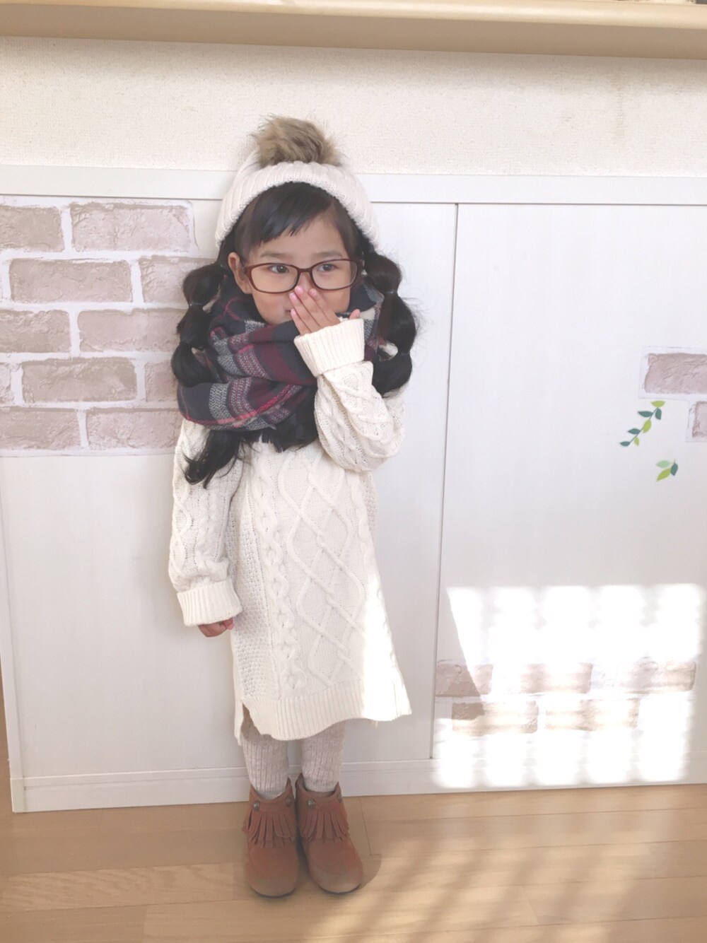 「キッズファッション、プチプラ、女の子、ワントーンコーデ、ダイソー、ホワイト、ウィッグ」｜「DAISOのアイテム（ニットキャップ/ビーニー、ホワイト系）」を使った、haruhinaさん（キッズ・90cm）の秋コーディネートの1枚目の写真