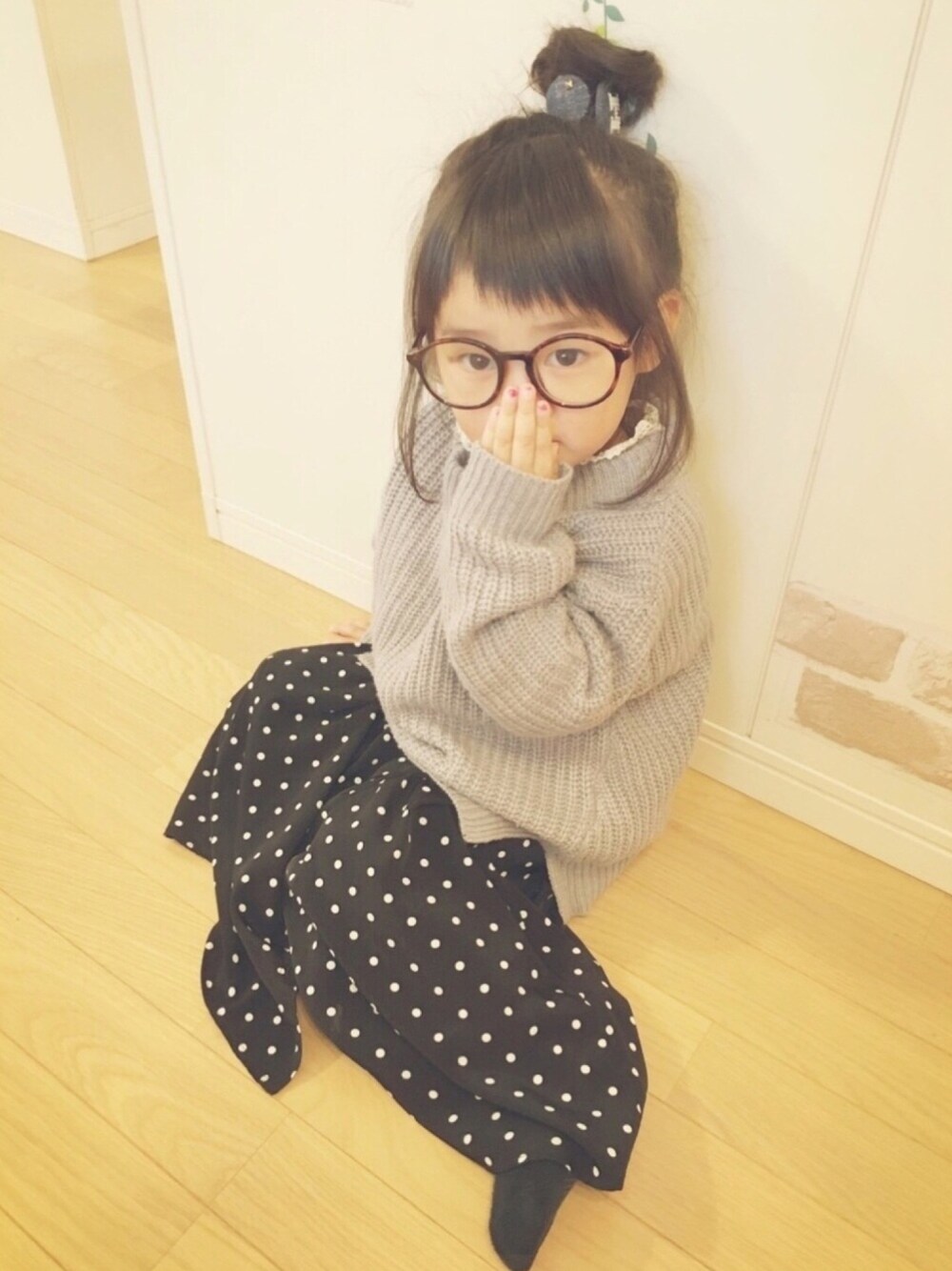「女の子、おしゃれさんと繋がりたい、ドット、めがね、プチプラ、ワンピース、3歳」｜「♡のアイテム（その他、その他）」を使った、haruhinaさん（キッズ・90cm）の冬コーディネートの1枚目の写真