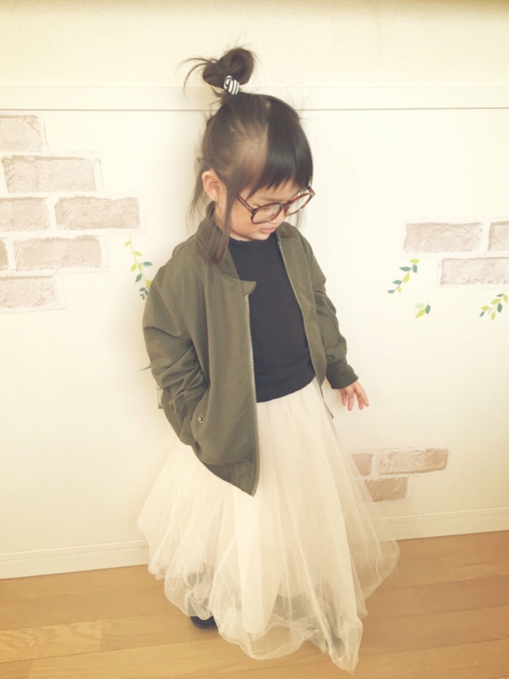 「kids、バレエシューズ、MA-1、チュールスカート、女の子、プチプラ、ボーダー」｜「西松屋のアイテム（MA-1、グリーン系）」を使った、haruhinaさん（キッズ・90cm）の冬コーディネートの1枚目の写真