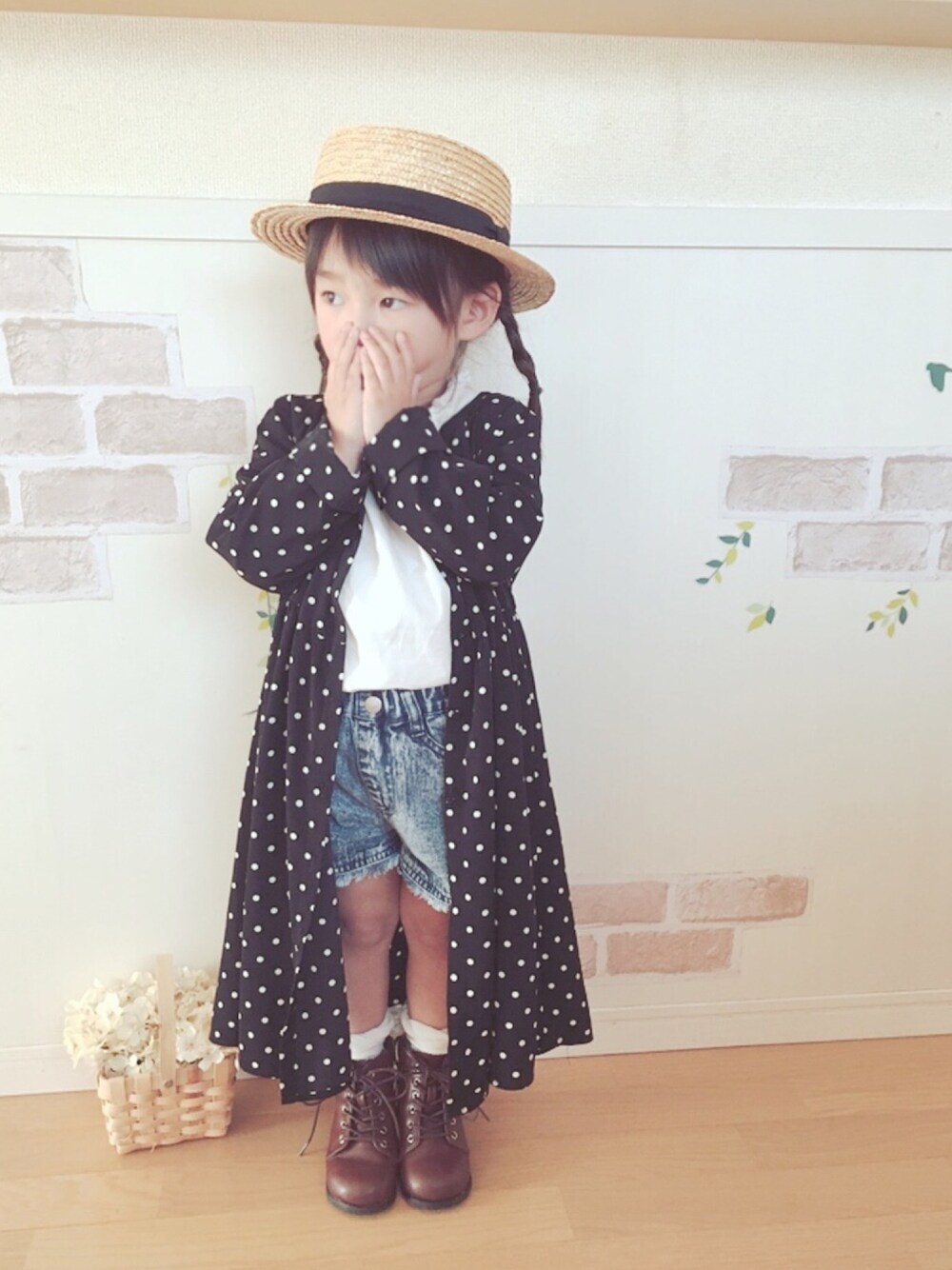 「おしゃれさんと繋がりたい、プチプラコーデ、Right-on、春、カンカン帽、ドット、デニム、編み上げブーツ」｜「楽天のアイテム（ハット、ベージュ系）」を使った、haruhinaさん（キッズ・90cm）の春コーディネートの1枚目の写真