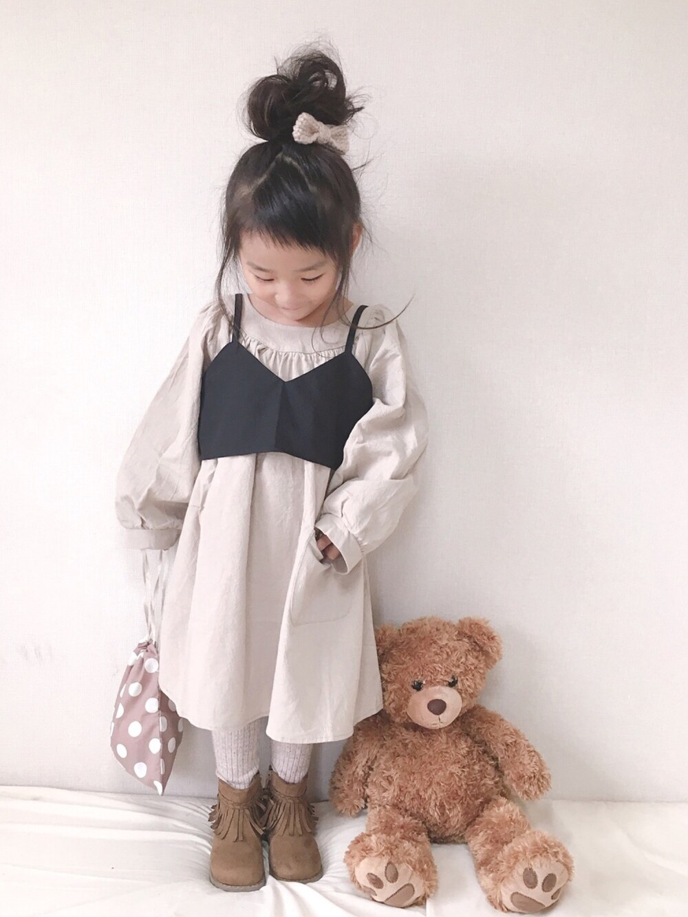 「秋服準備はじめました、ワンピース、hokkorikoフェス 告知♡、hokkoriko、ビスチェ、女の子、おしゃれさんと繋がりたい、チェッカーずまつり2018秋告知」｜「koreaのアイテム（ワンピース、ベージュ系）」を使った、haruhinaさん（キッズ・90cm）の秋コーディネートの1枚目の写真