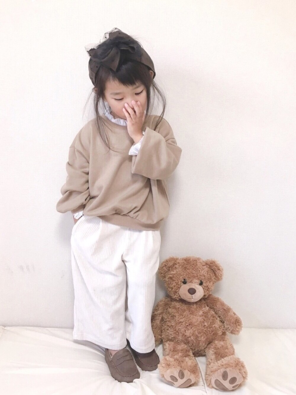 「秋のコーデ、GU、おしゃれさんと繋がりたい、リブパンツ、プチプラ、女の子」｜「@kinooko_🍄のアイテム（ヘアバンド、ブラウン系）」を使った、haruhinaさん（キッズ・90cm）の秋コーディネートの1枚目の写真