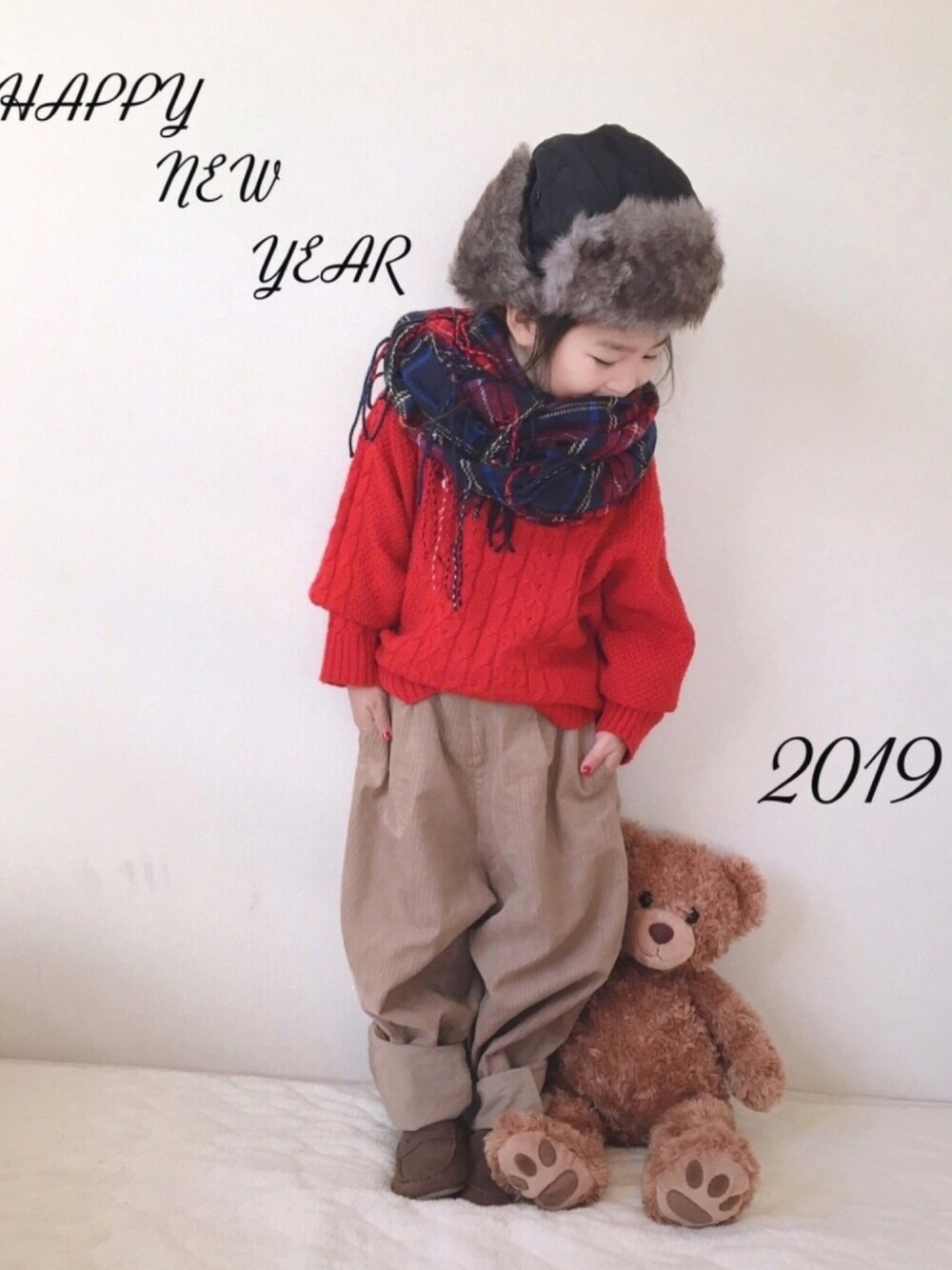 「プチプラ、おしゃれさんと繋がりたい、赤ニット、リングマフラー、フライトキャップ、女の子、ブランシェス(BRANSHES)、4歳」｜「Right-onの【MPS】リングチェック柄マフラー （マフラー、ブルー系）」を使った、haruhinaさん（キッズ・100cm）の冬コーディネートの1枚目の写真