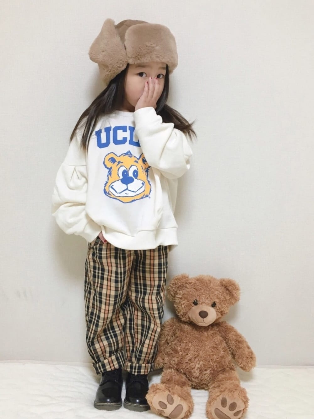 「初売りセールで買いました2019、女の子、4歳、フライトキャップ、チェック、おしゃれさんと繋がりたい」｜「しまむらのアイテム（帽子、ブラウン系）」を使った、haruhinaさん（キッズ・100cm）の冬コーディネートの1枚目の写真